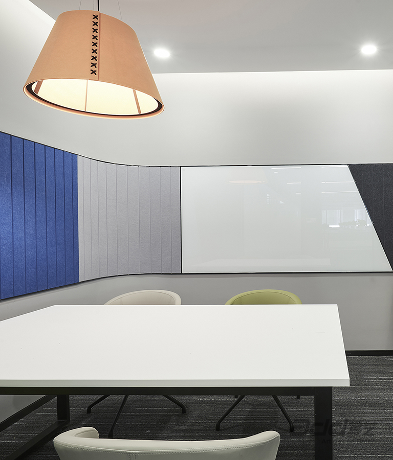 移远通信办公室装修设计-蓝色空间会议区-pc