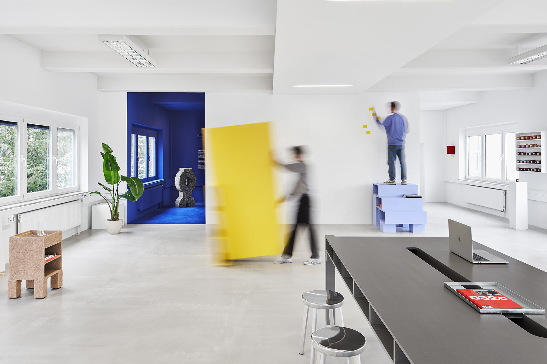 8-minutes-efficient-sustainable-office-space-designboom-1800.jpg